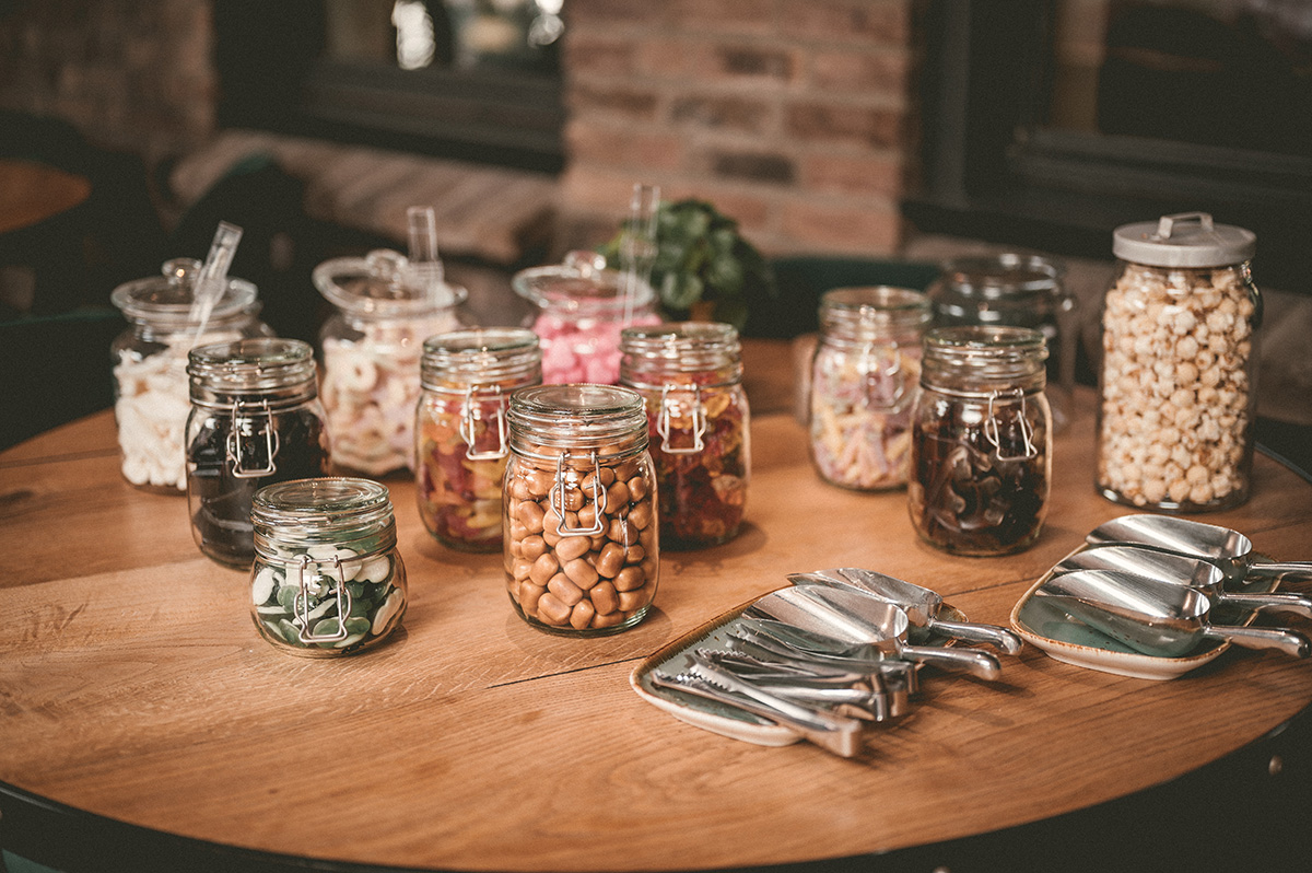 Die Candy Bar auf einer Hochzeitsfeier