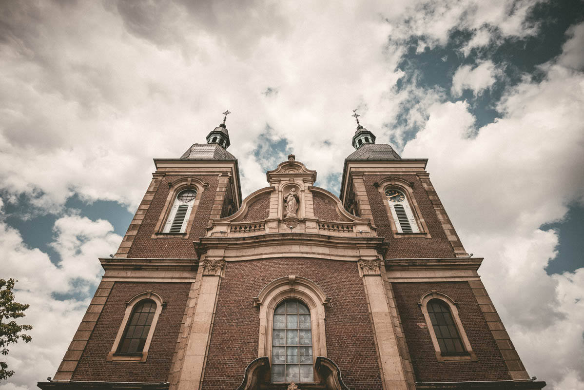 Eine Kirche von außen